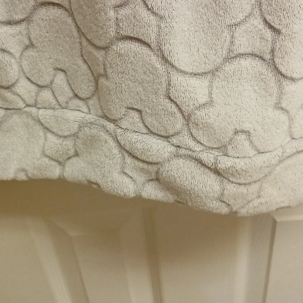 DISNEY Cozy Gray Hooded Fleece Pullover Lounger Gray/White Size S NWOT - Picture 5 of 8